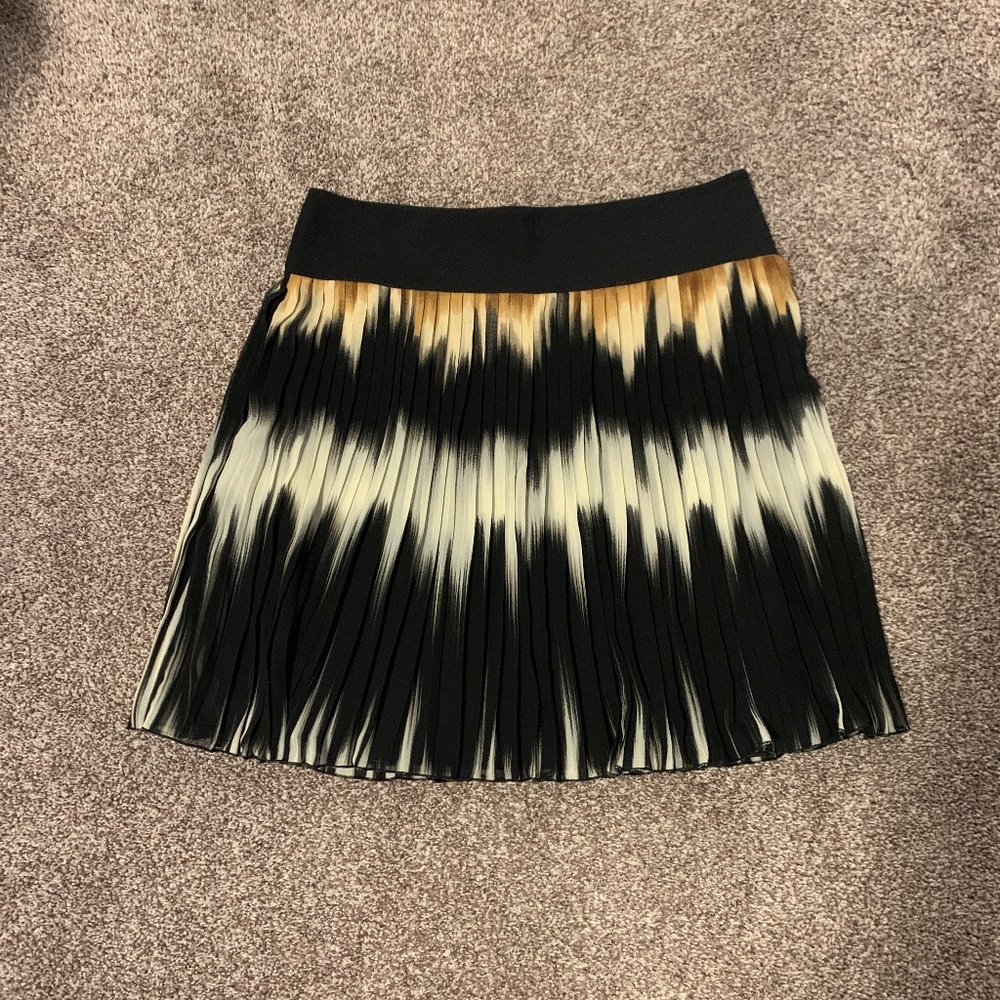 Ladies Mini pleated skirt
